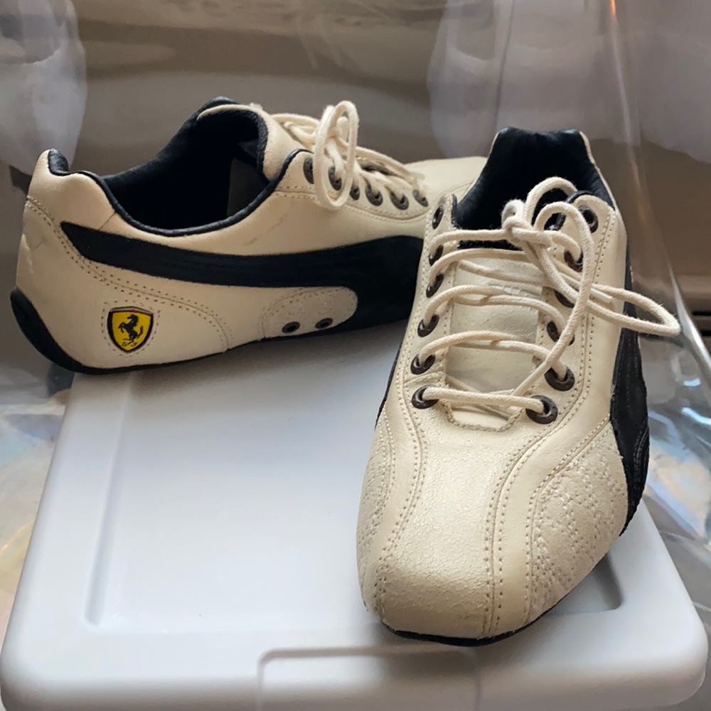 NEVER WORN Ferrari x puma women’s sneakers 6.5